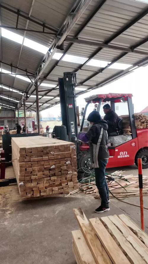 木方定制工厂 从建筑木方到木材制成品的专业加工之路